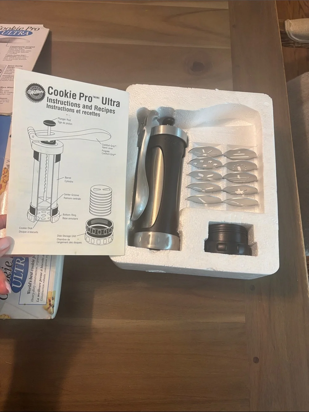 Wilton Cookie Pro Ultra Cookie Press - Black and Silver